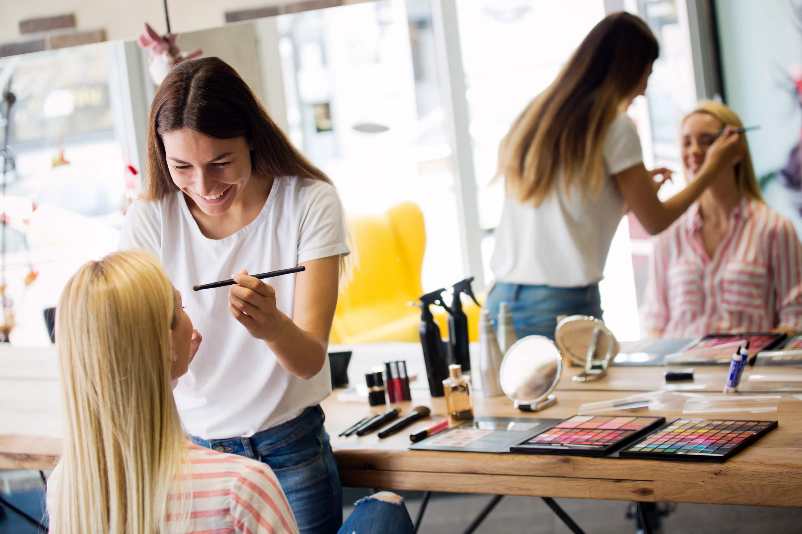 The Path From Novice To Skilled Practitioner: Constructing Authentic Beauty Competence.